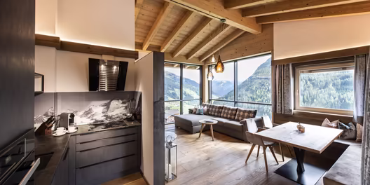 Wohnbereich mit Küche und Essecke Alpenrose